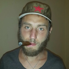 Евгений Ларионов, 37 лет