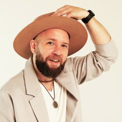 Виталий Маслов, 42 года