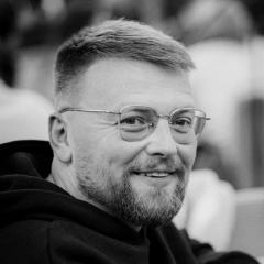 Максим Комаров, 37 лет