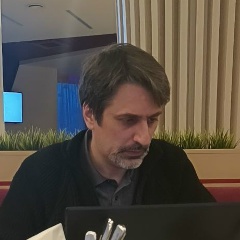 Евгений Овчаренко, 43 года