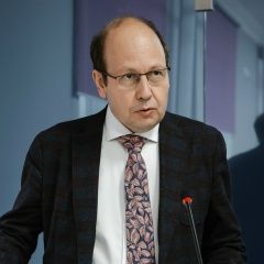 Иван Ладынин, 53 года