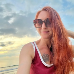 Оля Ларионова, 42 года