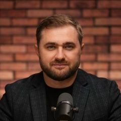 Александр Олейников